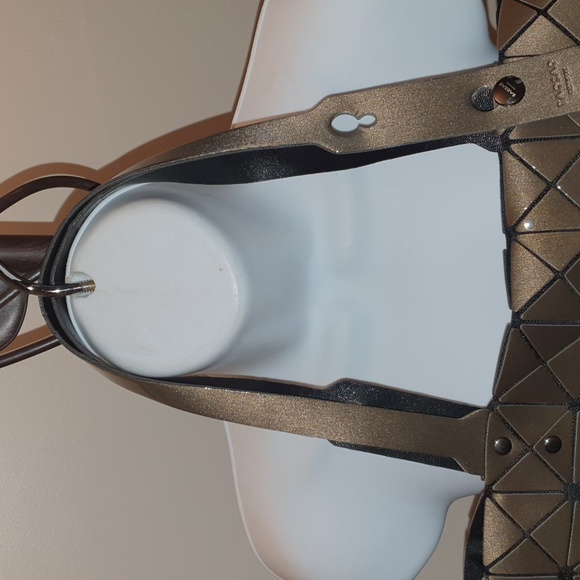 Beautiful Issey Miyake tote handbag. - Picture 4 of 10